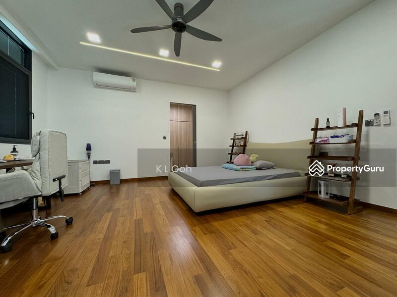 For Sale - ⭐️⭐️LANDED7772@2.5 STOREY SEMI D WITH BASEMENT, FAIRLY NEW, RARE!