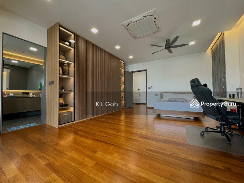 For Sale - ⭐️⭐️LANDED7772@2.5 STOREY SEMI D WITH BASEMENT, FAIRLY NEW, RARE!