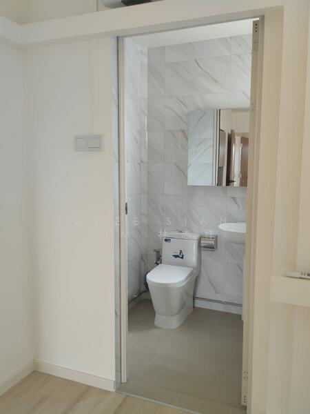 342 Woodlands Avenue 1, 342 Woodlands Avenue 1, Room Rental, 300 sqft, HDB Flat For Rent, by Chee Sian Lim 林志祥, 25527942 - Bathroom - PropertyGuru.com.sg