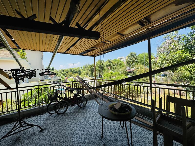 For Sale - Cheaper rare huge land with wide frontage & regular shape, only $10xx psf