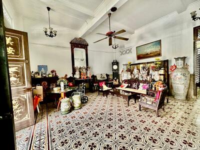 For Sale - Super Rare freehold End lot conservation shophouse in Geylang up for grab!!