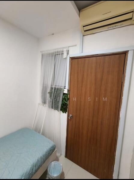 ECON6 Room  big discount hurry