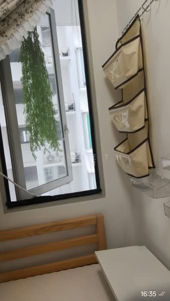 The Centris, 61 Jurong West Central 3, Room Rental, 30 sqft, Apartment For Rent, by KENNETH SIM, 25529840 - Big window n Fan at ECON 7 READY NOW 850 - PropertyGuru.com.sg