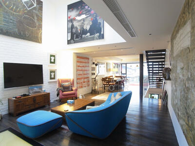 For Sale - Famous Geylang Boutique Gallery Home