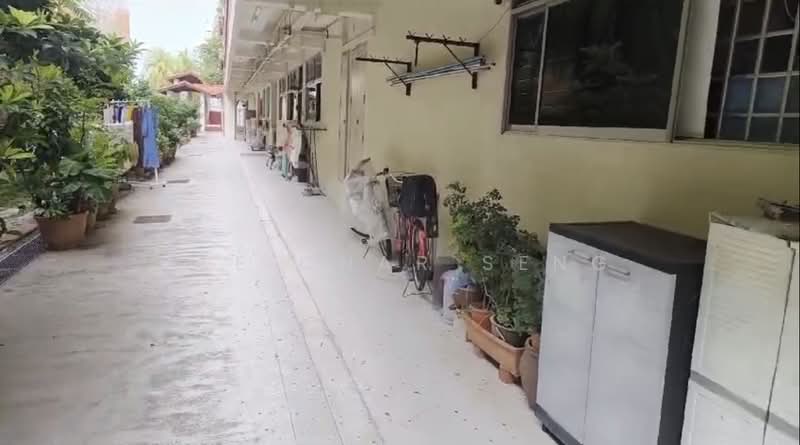 143 Pasir Ris Street 11, 143 Pasir Ris Street 11, Room Rental, 120 sqft, HDB Flat For Rent, by Lee Char Seng, 25530604 - Corridor - PropertyGuru.com.sg