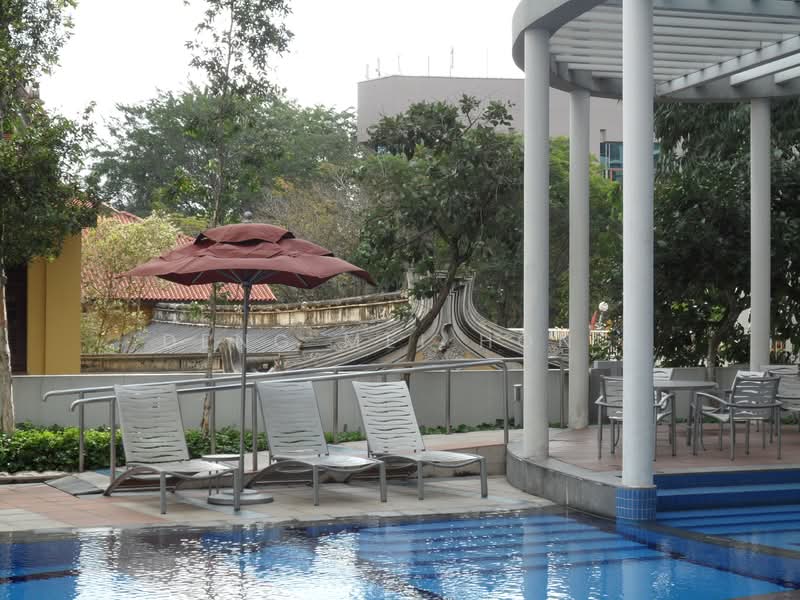 Visioncrest, 37 Oxley Rise, 2 Bedrooms, 947 sqft, Condominium For Rent, by Deng Mei Hong, 25530939 - Pool - PropertyGuru.com.sg