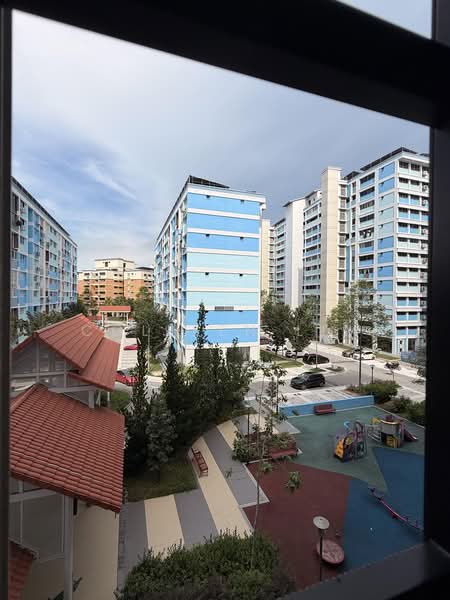 122 Pasir Ris Street 11, 122 Pasir Ris Street 11, Room Rental, 100 sqft, HDB Flat For Rent, by Colleen Lim, 25531369 - Exterior - PropertyGuru.com.sg