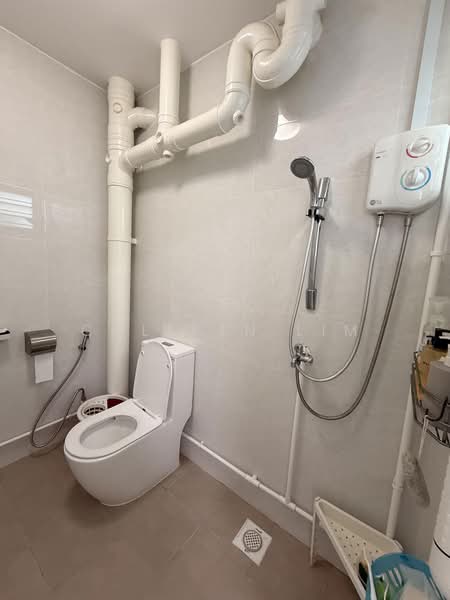 122 Pasir Ris Street 11, 122 Pasir Ris Street 11, Room Rental, 100 sqft, HDB Flat For Rent, by Colleen Lim, 25531369 - Bathroom - PropertyGuru.com.sg