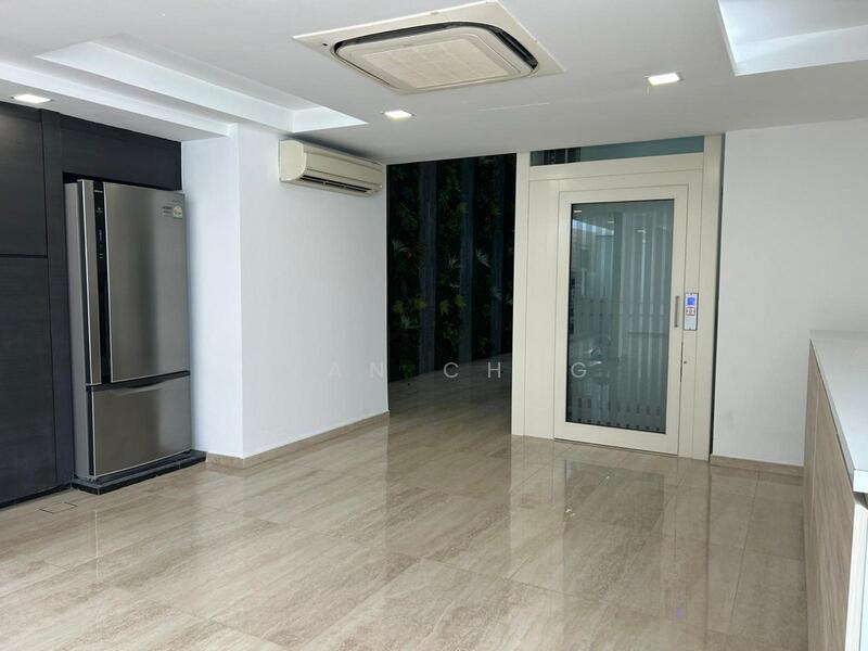 ⭐⭐LANDED7772@ Orchard 3 Story Terrace Walk to Paragon Mt. Elizabeth, , 4 Bedrooms, 3,200 sqft, Terraced House For Sale, by Ivan Chng, 25531674 - PropertyGuru.com.sg
