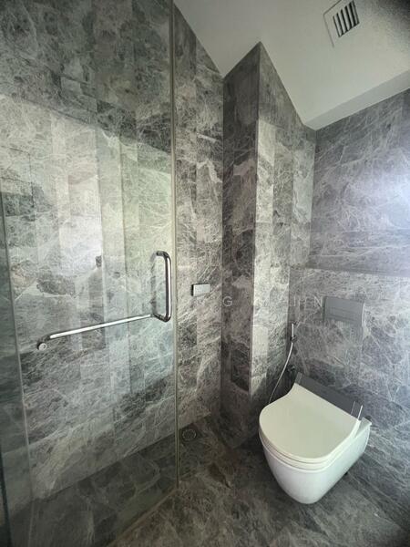 Bijou, 2 Jalan Mat Jambol, Room Rental, 350 sqft, Condominium For Rent, by Er Kang Lin, 25531831 - Bathroom - PropertyGuru.com.sg