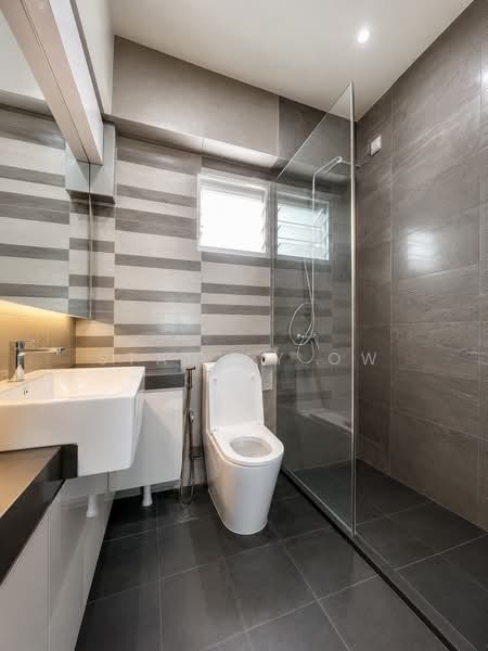 70C Telok Blangah Heights, 70C Telok Blangah Heights, 3 Bedrooms, 1,001 sqft, HDB Flat For Sale, by Stanley Ow, 25532974 - Bathroom No Water Pipes Visible - PropertyGuru.com.sg