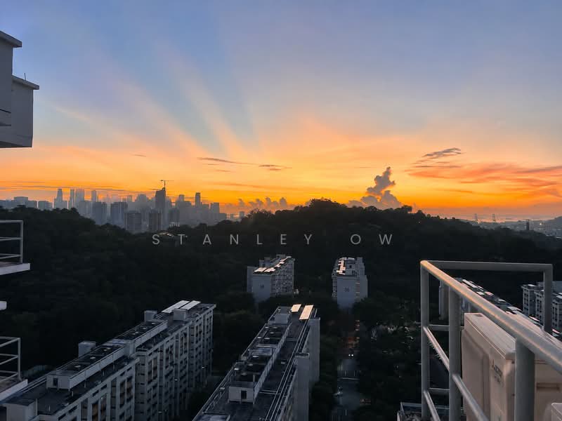 70C Telok Blangah Heights, 70C Telok Blangah Heights, 3 Bedrooms, 1,001 sqft, HDB Flat For Sale, by Stanley Ow, 25532974 - Service Yard Sunrise View 1 - PropertyGuru.com.sg