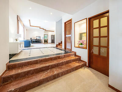 For Sale - ⭐️PRICED TO SELL @ $2,0XX PSF! DETACHABLE 2.5-STY SEMI-D! 1 KM TO ACS (PRIMARY) & SCGS (PRIMARY)⭐️