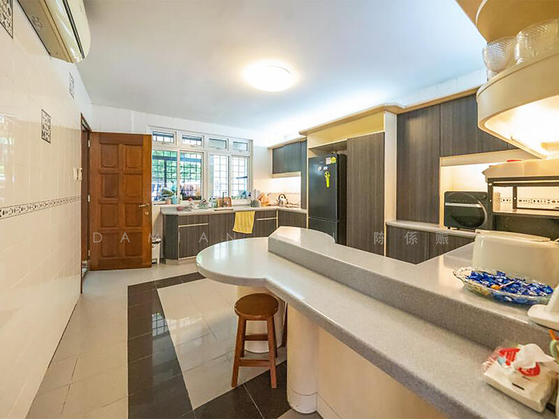 ⭐️PRICED TO SELL @ $2,3XX PSF! DETACHABLE 2.5-STY SEMI-D! 1 KM TO ACS (PRIMARY) & SCGS (PRIMARY)⭐️ Semi-Detached House For Sale at S$ 13,800,000 | PropertyGuru Singapore