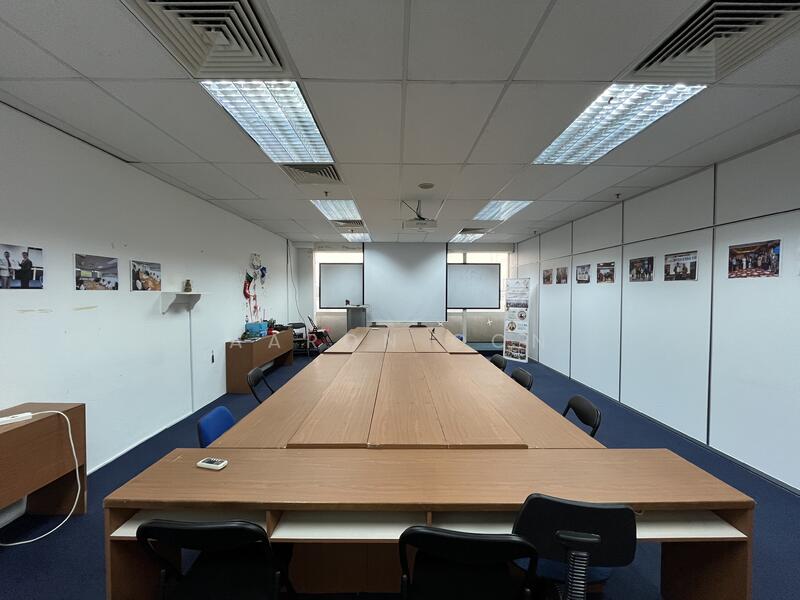 Burlington Square, 175 Bencoolen Street, 900 sqft, Office For Rent, by Aaron Oon, 25533196 - CommercialGuru.com.sg