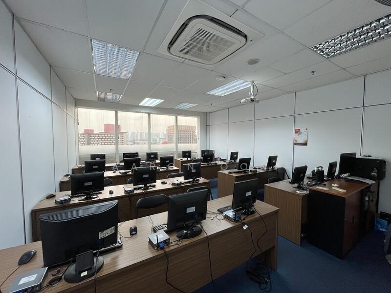 Burlington Square, 175 Bencoolen Street, 900 sqft, Office For Rent, by Aaron Oon, 25533196 - Others - CommercialGuru.com.sg