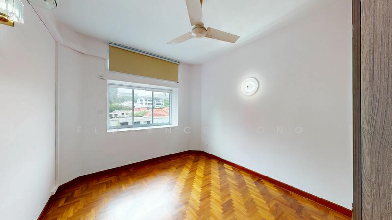 For Sale - Lloyd Court