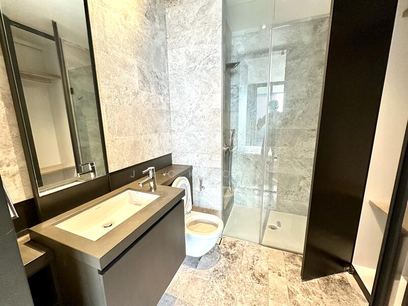 OUE Twin Peaks Condominium For Sale at S$ 1,262,700 | PropertyGuru Singapore