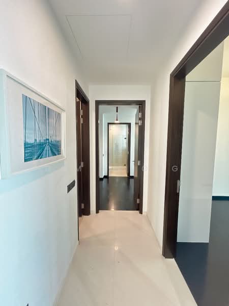 Kallang Riverside, 51 Kampong Bugis, 2 Bedrooms, 1,001 sqft, Condominium For Rent, by Damien Ong, 25534542 - Corridor to Bedrooms - PropertyGuru.com.sg