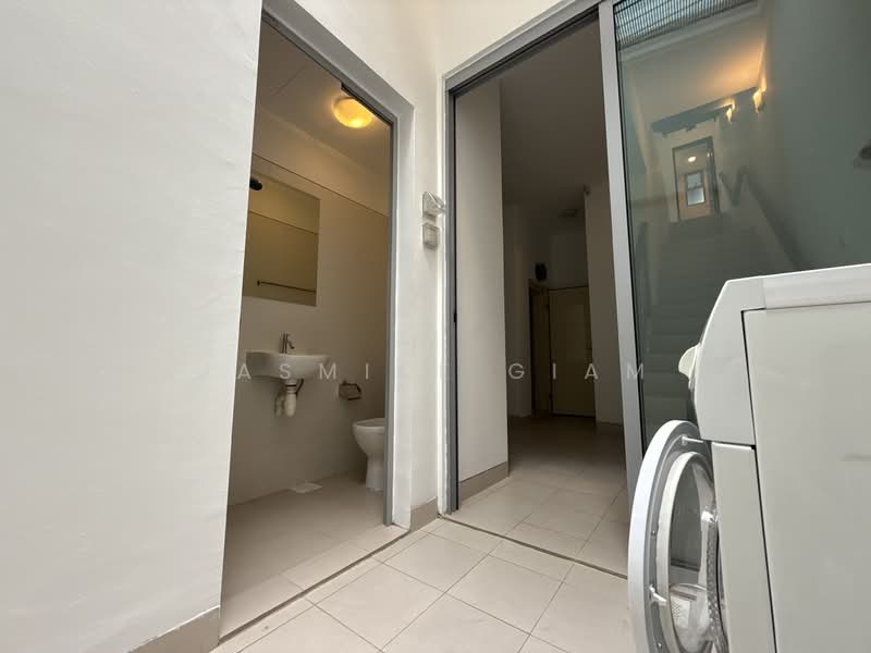 Radiance @ Bukit Timah, Yuk Tong Avenue, 5 Bedrooms, 4,069 sqft, Cluster House For Rent, by Jasmine Giam, 25535142 - Bathroom - PropertyGuru.com.sg