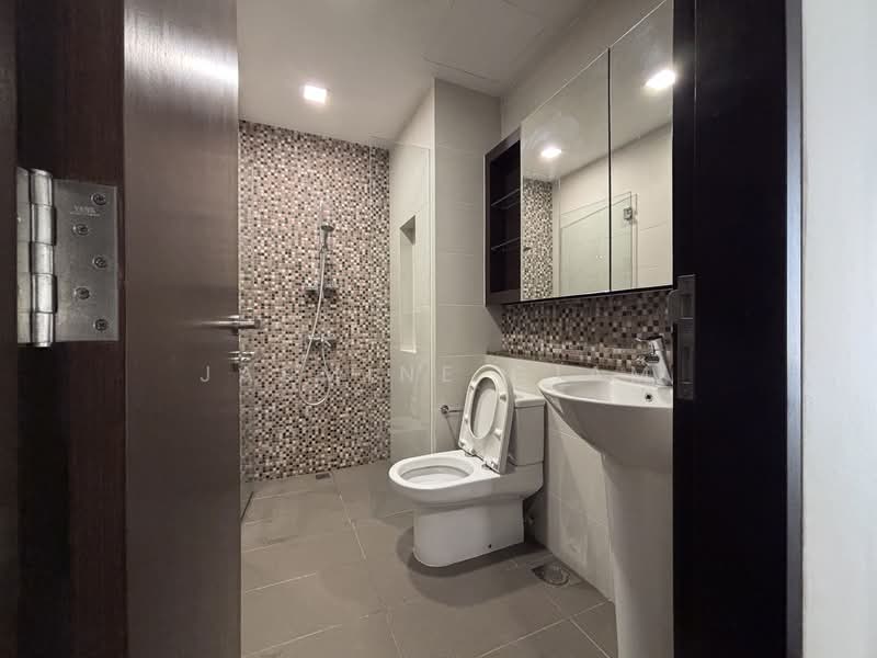 Radiance @ Bukit Timah, Yuk Tong Avenue, 5 Bedrooms, 4,069 sqft, Cluster House For Rent, by Jasmine Giam, 25535142 - Bathroom - PropertyGuru.com.sg