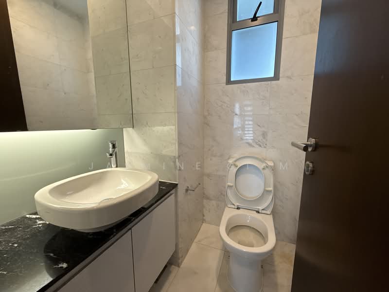 Radiance @ Bukit Timah, Yuk Tong Avenue, 5 Bedrooms, 4,069 sqft, Cluster House For Rent, by Jasmine Giam, 25535142 - Bathroom - PropertyGuru.com.sg