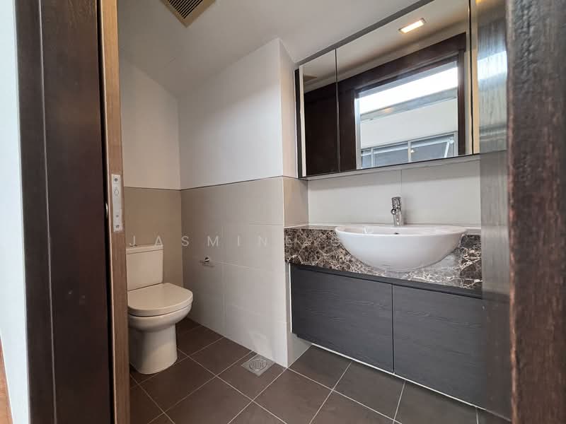 Radiance @ Bukit Timah, Yuk Tong Avenue, 5 Bedrooms, 4,069 sqft, Cluster House For Rent, by Jasmine Giam, 25535142 - Bathroom - PropertyGuru.com.sg