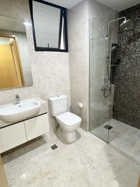 La Fiesta, 50 Sengkang Square, 3 Bedrooms, 893 sqft, Condominium For Rent, by Vincent Tan, 25535552 - Bathroom - PropertyGuru.com.sg