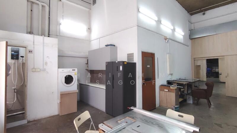Pioneer Centre, 1 Soon Lee Street, 1,475 sqft, Factory / Workshop (B2) For Sale, by Sharifah M Alsagoff, 25535868 - Kitchen - CommercialGuru.com.sg