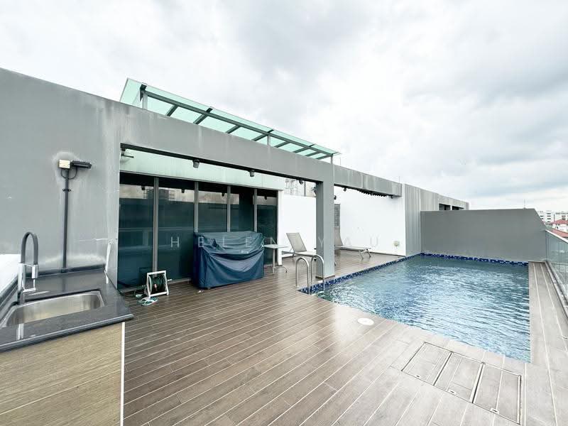 The Bently Residences@Kovan, 28 Kovan Road, Hougang / Punggol / Sengkang, 3 Bedrooms, 1,700 sqft, Apartment For Sale, by Helen Yau, 25536584 - Pool - PropertyGuru.com.sg