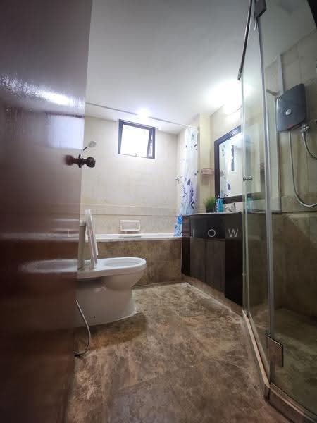 Regent Heights, 50 Bukit Batok East Avenue 5, Dairy Farm / Bukit Panjang / Choa Chu Kang, Room Rental, 100 sqft, Condominium For Rent, by Louis Siow, 25536962 - Bathroom - PropertyGuru.com.sg
