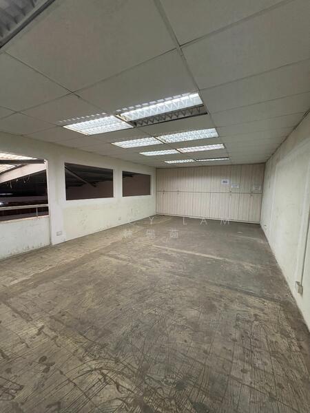 Ground floor Terrace Kallang 5595sqft for sales, , 5,595 sqft, Light Industrial (B1) For Sale, by Stacy Lam, 25537386 - CommercialGuru.com.sg