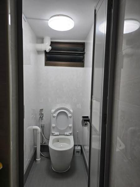 53 Sims Place, 53 Sims Place, Eunos / Geylang / Paya Lebar, Room Rental, 250 sqft, HDB Flat For Rent, by Jen Ong 王秀嬌, 25537487 - Bathroom - PropertyGuru.com.sg