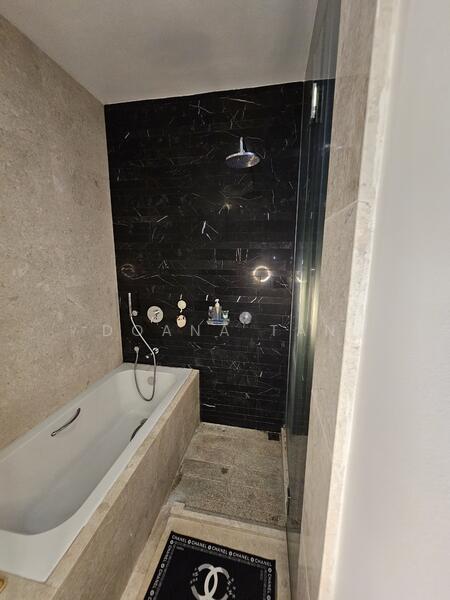 Bathtub with Standing Rainshower Area