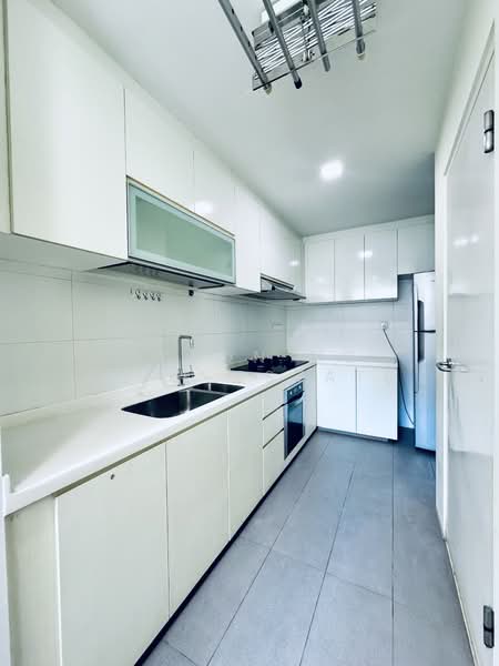 Heron Bay, 61 Upper Serangoon View, 3 Bedrooms, 1,100 sqft, Executive Condominium For Rent, by Alson Ng Real Estate, 25538412 - Kitchen - PropertyGuru.com.sg