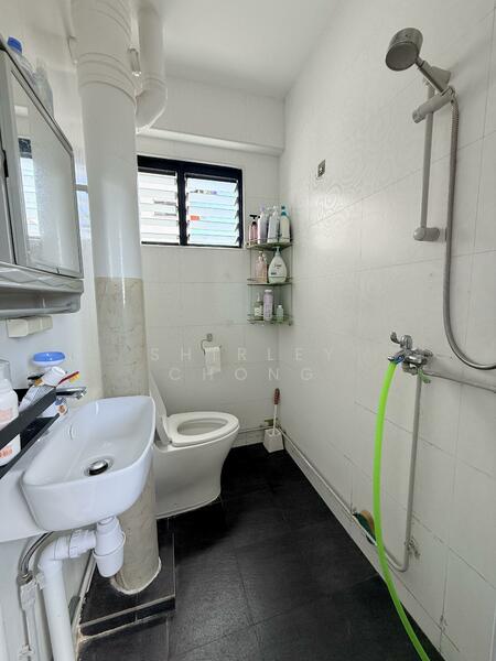 764 Yishun Street 72, 764 Yishun Street 72, Sembawang / Yishun, Room Rental, 130 sqft, HDB Flat For Rent, by Shirley Chong, 25538413 - Bathroom - PropertyGuru.com.sg