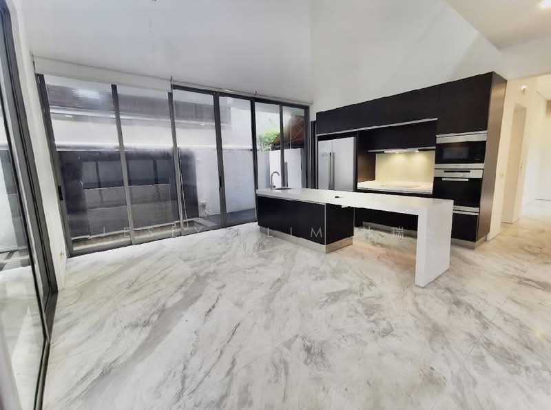 武吉知马花拉路沿线的现代重建平房 Modern Rebuilt Bungalow along Farrer Road, Bukit Timah, Tan Kim Cheng Road/Bukit Timah, 5 Bedrooms, 7,100 sqft, Bungalow House For Rent, by Jeslyn Lim 林瑞香, 25538552 - PropertyGuru.com.sg