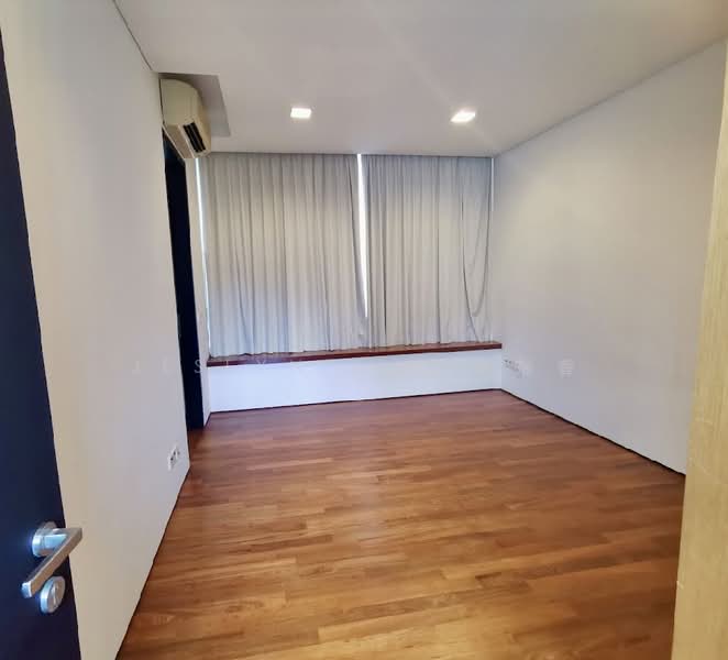 武吉知马花拉路沿线的现代重建平房 Modern Rebuilt Bungalow along Farrer Road, Bukit Timah, Tan Kim Cheng Road/Bukit Timah, 5 Bedrooms, 7,100 sqft, Bungalow House For Rent, by Jeslyn Lim 林瑞香, 25538552 - PropertyGuru.com.sg