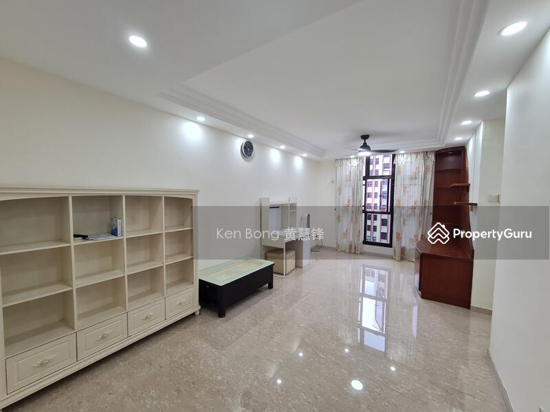 For Rent - 359B Admiralty Drive