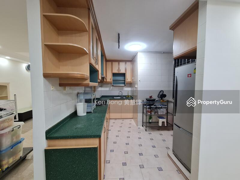 For Rent - 359B Admiralty Drive