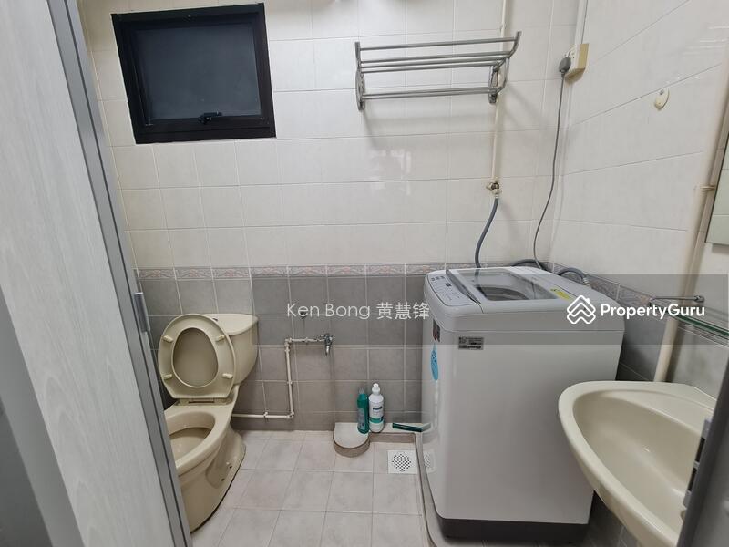 For Rent - 359B Admiralty Drive