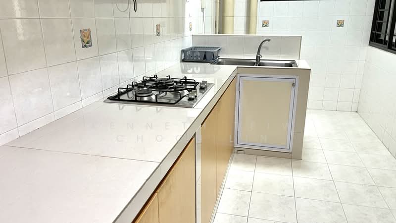 324B Sengkang East Way, 324B Sengkang East Way, 3 Bedrooms, 1,184 sqft, HDB Flat For Sale, by Kenneth Teiw Choon Lin, 25539059 - Kitchen - PropertyGuru.com.sg