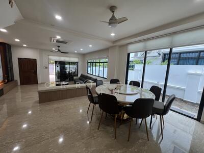 For Sale - "Sunbird Cluster. Rare 99 Leasehold Semi-D. Well Renovated."