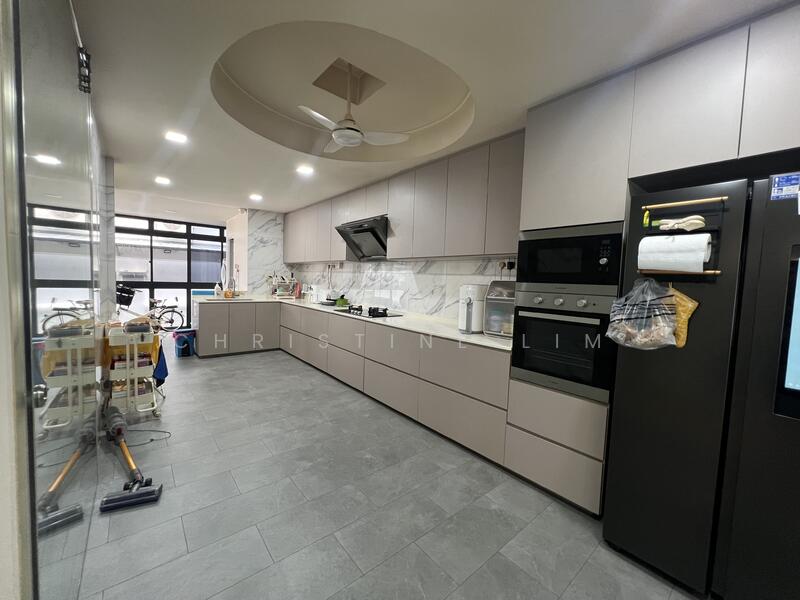 "Sunbird Avenue. Rare 99 Leasehold Semi-D. Well Renovated.", Sunbird Avenue, 4 Bedrooms, 2,880 sqft, Semi-Detached House For Sale, by Christine Lim, 25539136 - Kitchen - PropertyGuru.com.sg