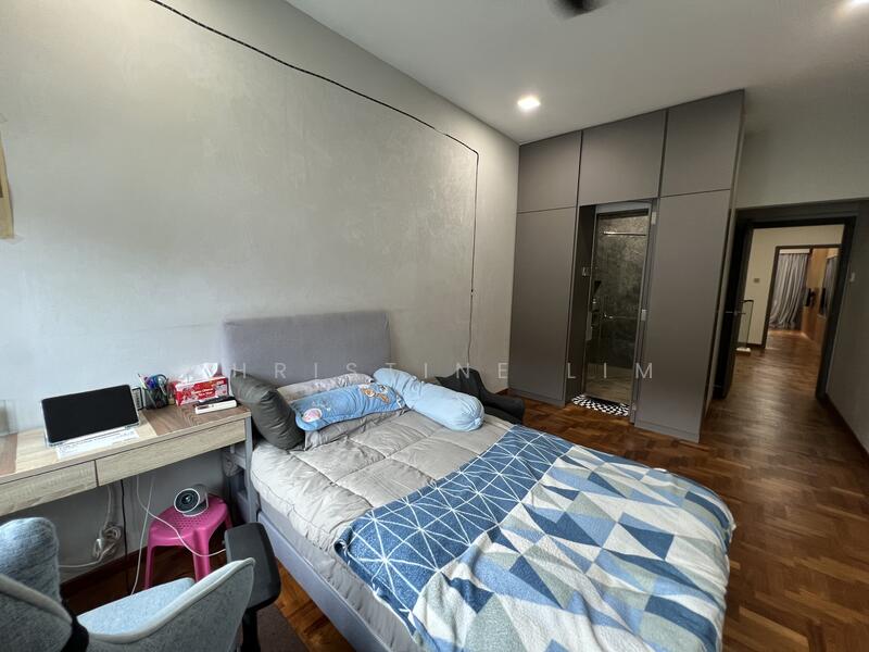 "Sunbird Avenue. Rare 99 Leasehold Semi-D. Well Renovated.", Sunbird Avenue, 4 Bedrooms, 2,880 sqft, Semi-Detached House For Sale, by Christine Lim, 25539136 - Bedroom - PropertyGuru.com.sg