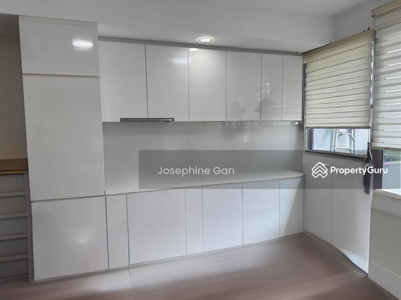 Modern Kitchen with Induction Hob