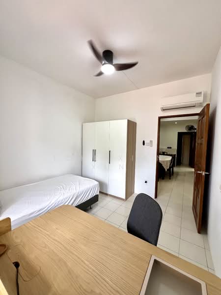 Springwood, Springwood Walk, Room Rental, 200 sqft, Terraced House For Rent, by Loke Xian Xun, 25540100 - Bedroom - PropertyGuru.com.sg