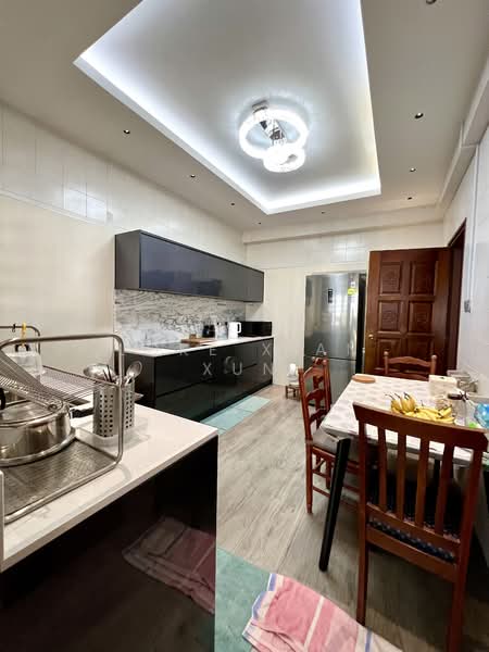 Springwood, Springwood Walk, Room Rental, 200 sqft, Terraced House For Rent, by Loke Xian Xun, 25540100 - Kitchen - PropertyGuru.com.sg