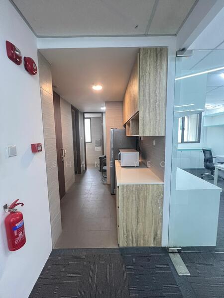 OFFICE SPACE FOR LEASE IN PRIME CENTRAL BUSINESS DISTRICT FOR LEASE, 办公楼出租, Carpenter Street, Boat Quay / Raffles Place / Marina, 2,583 sqft, Office For Rent, by Shane Yeo, 25540186 - Kitchen - CommercialGuru.com.sg