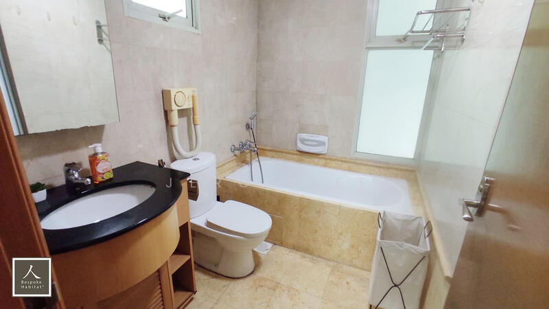 Queens, 10 Stirling Road, Room Rental, 155 sqft, Condominium For Rent, by Jeron Lee, 25540498 - Bathroom - PropertyGuru.com.sg